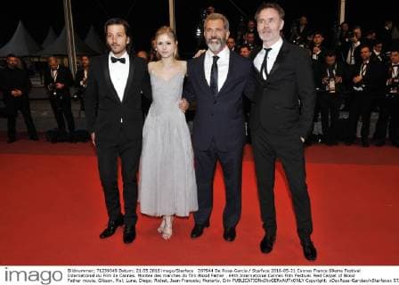 207944 De Rosa-Garcia Starface 2016-05-21 Cannes France 69eme Festival International du Film de Cannes. Montee des marches du film Blood Father . 69th International Cannes Film Festival. Red Carpet of Blood Father movie. Gibson, Mel; Luna, Diego; Richet, Jean-Francois; Moriarty, Erin  Copyright: xDexRosa-Garciax xStarfacex STAR_207944_002
