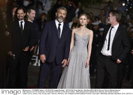207944 De Rosa-Garcia Starface 2016-05-21 Cannes France 69eme Festival International du Film de Cannes. Montee des marches du film Blood Father . 69th International Cannes Film Festival. Red Carpet of Blood Father movie. Gibson, Mel; Richet, Jean-Francois; Moriarty, Erin  Copyright: xDexRosa-Garciax xStarfacex STAR_207944_015