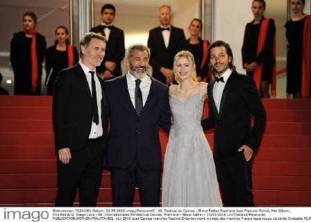 69. Festival de Cannes - Blood Father Premiere Jean Francois Richet, Mel Gibson, Erin Moriarty, Diego Luna - 69. Internationales Filmfestival Cannes, Premiere - Blood Father - 21 05 2016 LoicThebaud Panoramic 