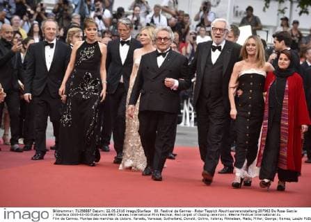 69. Festival de Cannes - Roter Teppich Abschlussveranstaltung 207963 De Rosa-Garcia Starface 0000-00-00 Etats-Unis 69th Cannes International Film Festival. Red carpet of Closing ceremony. 69eme Festival International du Film de Cannes. Montee des marches de cloture. Paradis, Vanessa; Sutherland, Donald; Golino, Valeria; Mikkelsen, Mads; Miller, George; Nemes, Laszlo  Copyright: xDexRosa-Garciax xStarfacex STAR_207963_223