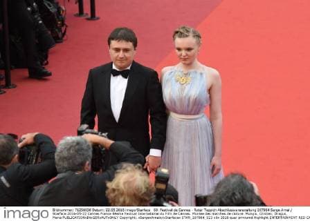 69. Festival de Cannes - Roter Teppich Abschlussveranstaltung 207964 Serge Arnal Starface 2016-05-22 Cannes France 69eme Festival International du Film de Cannes. Montee des marches de cloture. Mungiu, Cristian; Dragus, Maria  Copyright: xSergexArnalx xStarfacex STAR_207964_023
