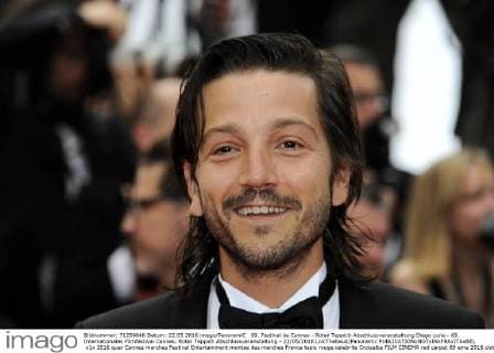 69. Festival de Cannes - Roter Teppich Abschlussveranstaltung Diego Luna - 69. Internationales Filmfestival Cannes, Roter Teppich Abschlussveranstaltung - 22 05 2016 LoicThebaud Panoramic 