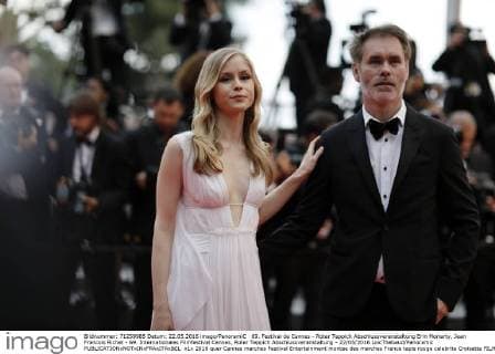 69. Festival de Cannes - Roter Teppich Abschlussveranstaltung Erin Moriarty, Jean Francois Richet - 69. Internationales Filmfestival Cannes, Roter Teppich Abschlussveranstaltung - 22 05 2016 LoicThebaud Panoramic 