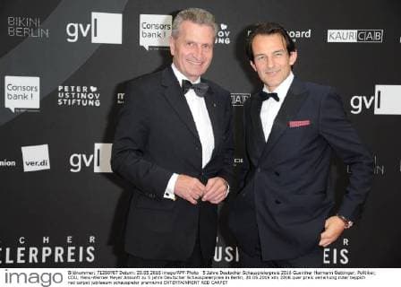 5 Jahre Deutscher Schauspielerpreis 2016 Guenther Hermann Oettinger, Politiker, CDU, Hans-Werner Meyer Ankunft zu 5 jahre Deutscher Schauspielerpreis in Berlin, 20.05.2016
