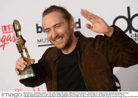 Billboard Music Awards - Preisträger DJ David Guetta appears backstage with the Top Dance Electronic Artist Award during the annual Billboard Music Awards held at T-Mobile Arena in Las Vegas, Nevada on May 22, 2016.  LAV20160522910 JIMxRUYMEN