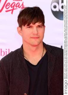 LAS VEGAS - MAY 22: Ashton Kutcher at the Billboard Music Awards 2016 at the T-Mobile Arena on May 22, 2016 in Las Vegas, NV  KathyxHutchins