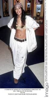Jan. 1, 2011 - K18386HMc:CD SIGNING FOR THE SOUNDTRACK ROMEO MUST DIE.HMV, TIMES SQ. NYC 03 28 2000.AALIYAH. HENRY McGE 2000 - ZUMAg49_