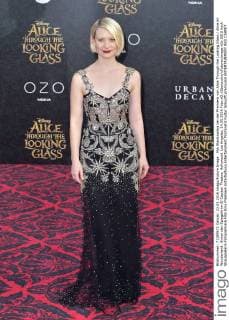 Mia Wasikowska bei der Premiere von Alice Through the Looking Glass Alice im Wunderland: Hinter den Spiegeln im El Capitan Theatre, Hollywood. Los Angeles, 24.05.2016 Foto:xD.xStarbuckx xFuturexImage