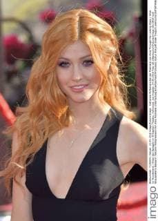 Katherine McNamara bei der Premiere von Alice Through the Looking Glass Alice im Wunderland: Hinter den Spiegeln im El Capitan Theatre, Hollywood. Los Angeles, 24.05.2016 Foto:xD.xStarbuckx xFuturexImage