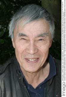 BREAKING NEWS STOCK PICTURE BREAKING NEWS British actor Burt Kwouk has died aged 85. In a statement from his agent Kwouk, who is most famously known for his role as Inspector Clouseu s servant Cato in the Pink Panther movies, is said to have sadly passed peacefully away . It was also suggested that the family will be having a private funeral. BREAKING NEWS STOCK PICTURE BREAKING NEWS British actor Burt Kwouk is spotted sipping a fruity cocktail. JULY 25th 2004  GRGx04126
