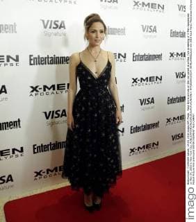 Rose Byrne arrives on the red carpet at a New York screening of X-Men Apocalypse on May 24, 2016 in New York City.  NYP20160524124 JOHNxANGELILLO