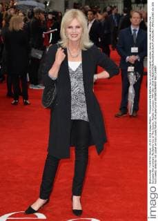 Filmpremiere Me Before You in London English actress Joanna Lumley attending the European film premiere Me Before You at The Curzon, Mayfair in London. MAY 25th 2016  JWNx161562