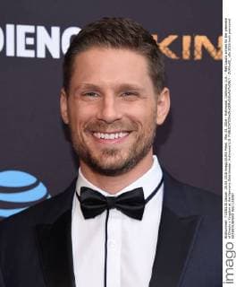 May 25, 2016 - Hollywood, California, U.S. - Matt Lauria arrives for the premiere of Directv s Kingdom at the Harmony Gold theater. Hollywood U.S. - ZUMAo05_