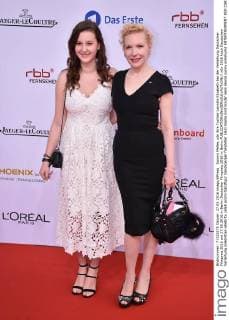 Sunnyi Melles udn ihre Tochter Leonille Elisabeth bei der Verleihung Deutscher Filmpreis 2016 am 27.05.2016 in Berlin Deutscher Filmpreis 2016 in Berlin 