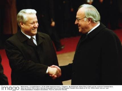 Bundeskanzler Helmut Kohl (CDU) und der russische Präsident Boris Jelzin am 09.06.1998 in Bonn. German Chancellor Helmut Kohl and Russian President Boris Jelzin on 09. 06. 1998 in Bonn.
