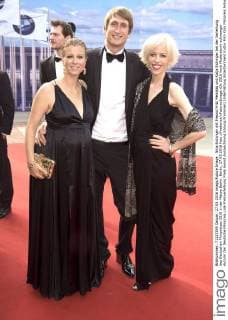 Nina Eichinger mit Freund Fritz Meinikat und Katja Eichinger bei der Verleihung des Deutschen Filmpreises 2016 in der Messe Berlin. Berlin, 27.05.2016 Foto:xFredericx xFuturexImage