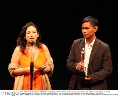 Producer Cristina Gallego (R) and actor Miguel Dionisio receive the Ariel Award for best Iberoamerican film for Embrace of the Serpent during the 58th edition of Ariel Awards at the National Auditorium in Mexico City, Mexico, 28 May 2016. Colombian film Embrace of the Serpent won the best Iberoamerican movie on Ariel Awards, delivered by the Mexican Academy of Motion Picture Arts and Sciences. EFE MARIO GUZMAN EMBRACE OF THE SERPENT BEST IBEROAMERICAN FILM ON PREMIOS ARIEL !ACHTUNG: NUR REDAKTIONELLE NUTZUNG!  EPA 20160529-636001046741368519