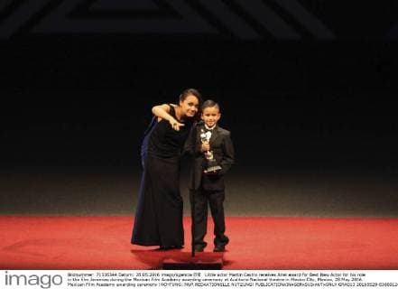 Little actor Martin Castro receives Ariel award for Best New Actor for his role in the film Jeremias during the Mexican Film Academy awarding ceremony at Auditorio Nacional theatre in Mexico City, Mexico, 28 May 2016. Mexican Film Academy awarding ceremony !ACHTUNG: NUR REDAKTIONELLE NUTZUNG!  GRA013 20160529-636001244404968810