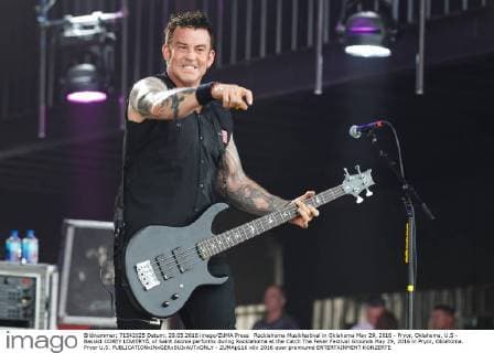 Rocklahoma Musikfestival in Oklahoma May 29, 2016 - Pryor, Oklahoma, U.S - Bassist COREY LOWERYÃ‚ of Saint Asonia performs during Rocklahoma at the Catch The Fever Festival Grounds May 29, 2016 in Pryor, Oklahoma. Pryor U.S. - ZUMAp116