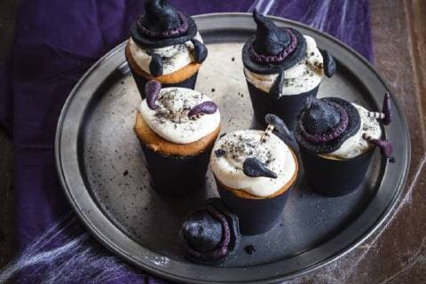 Halloween cupcakes with crashed witches topping  SBDF002808