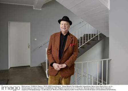 Georg Baselitz Georg Baselitz (eigentlicher Name Hans-Georg Kern) ist ein zeitgenössischer deutscher Maler und Bildhauer. Herr Baselitz in seinem Archiv in München. München Bayern Deutschland Copyright: argumx xThomasxEinberger