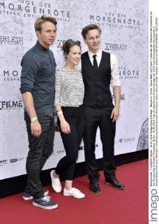 Benjamin Trinks, Paula Beer und Timmi Trinks bei der Premiere des Kinofilms Vor der Morgenröte im Delphi Filmpalast. Berlin, 30.05.2016 Foto:xJ.xQuinternx xFuturexImage
