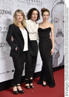 Barbara Sukowa, Maria Schrader und Aenne Schwarz bei der Premiere des Kinofilms Vor der Morgenröte im Delphi Filmpalast. Berlin, 30.05.2016 Foto:xJ.xQuinternx xFuturexImage