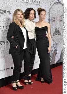 Barbara Sukowa, Maria Schrader und Aenne Schwarz bei der Premiere des Kinofilms Vor der Morgenröte im Delphi Filmpalast. Berlin, 30.05.2016 Foto:xJ.xQuinternx xFuturexImage