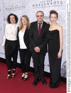 Maria Schrader, Barbara Sukowa, Josef Hader und Aenne Schwarz bei der Premiere des Kinofilms Vor der Morgenröte im Delphi Filmpalast. Berlin, 30.05.2016 Foto:xK.xWernerx xFuturexImage