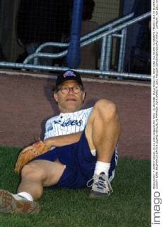 K22814JBB: HOLLYWOOD VS. NEW YORK ALL-STARS TO BENEFIT PROJECT ALS AT RICHMOND COUNTY BANK BALLPARK IN STATEN ISLAND 09 01 01.AL FRANKEN. JOHN BARRETT 2001 - ZUMAg49_