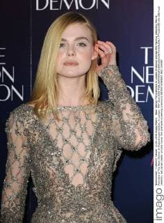 Neon Demon Filmpremiere in London American actress Elle Fanning attending the UK Premiere of The Neon Demon at Picturehouse Central, in London. MAY 31st 2016  PTYx161590