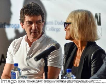 Antonio Banderas als Designer bei der Miami Fashion Week - PK Spanish actor and new designer Antonio Banderas (L) delivers a presser next to Polish designer Barbara Hulanicki during the presentation of Miami Fashion Week in Miami, Florida, United States, 1 June 2016. EFE Gaston de Cardenas SPANISH DESIGNERS AT MIAMI FASHION WEEK !ACHTUNG: NUR REDAKTIONELLE NUTZUNG!  MIA009 20160601-636004189380344375