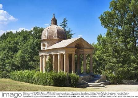 Mausoleum, Sacro Bosco, Heiliger Wald, Park der Ungeheuer, Parco dei Mostri, Bomarzo, Latium, Italien, Europa Copyright: imageBROKER PaulxWilliamsx-xFunkyStock iblpwp04354722.jpg