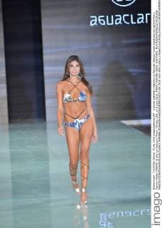 A model presents creations by Peruvian fashion house Aguaclara during the Miami Fashion Week (MIAFW) at the Ice Palace in Miami, Florida, USA, on 3 June 2016. MIAMI FASHION WEEK !ACHTUNG: NUR REDAKTIONELLE NUTZUNG!  SHMA66 20160604-636006028393229115
