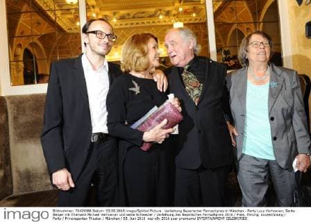 Verleihung Bayerischer Fernsehpreis in München - Party Luca Verhoeven, Senta Berger mit Ehemann Michael Verhoeven und seine Schwester Verleihung des Bayerischen Fernsehpreis 2016 Preis, Ehrung, Auszeichnung Party Prinzregenten Theater München 03. Juni 2016