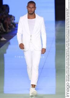 A model walks the runway during the Ana Maria Guiulfo Yirko Sivirich fashion show during day three of Miami Fashion Week in the Ice Palace on 04 June 2016 in Miami, Florida, US. Miami Fashion Week !ACHTUNG: NUR REDAKTIONELLE NUTZUNG!  MIA01 20160605-636006866469137092