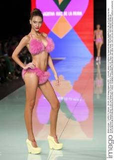 A model wears a creation by Spanish designer Agatha Ruiz De La Prada during day three of Miami Fashion Week in the Ice Palace on 04 June 2016 in Miami, Florida, US. Miami Fashion Week !ACHTUNG: NUR REDAKTIONELLE NUTZUNG!  MIA01 20160605-636006911912836782