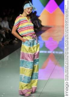 A model wears a creation by Spanish designer Agatha Ruiz De La Prada during day three of Miami Fashion Week in the Ice Palace on 04 June 2016 in Miami, Florida, US. Miami Fashion Week !ACHTUNG: NUR REDAKTIONELLE NUTZUNG!  MIA01 20160605-636006912709216782