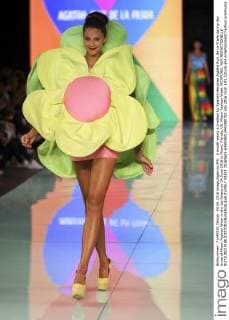 A model wears a creation by Spanish designer Agatha Ruiz De La Prada during day three of Miami Fashion Week in the Ice Palace on 04 June 2016 in Miami, Florida, US. Miami Fashion Week !ACHTUNG: NUR REDAKTIONELLE NUTZUNG!  MIA01 20160605-636006913441480782