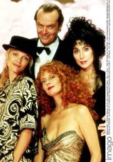 Jan. 1, 2011 - THE WITCHES OF EASTWICK .JACK NICHOLSON,CHER, SUSAN SARANDON, AND MICHELLE PFEIFFER. SUPPLIED BY CHERRETRO - ZUMAg49_