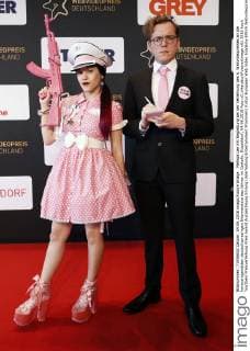 Melissa Lee mit Begleitung bei der Verleihung des 6. Webvideopreises an die herausragendsten deutschsprachigen Internetstars des Jahres im Castello. Düsseldorf, 04.06.2016 Foto:xC.xHardtx xFuturexImage