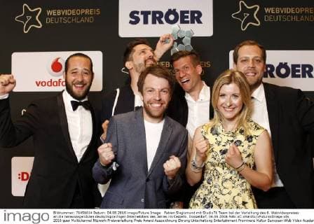 Fabian Siegismund mit Studio71 Team bei der Verleihung des 6. Webvideopreises an die herausragendsten deutschsprachigen Internetstars des Jahres im Castello. Düsseldorf, 04.06.2016 Foto:xC.xHardtx xFuturexImage