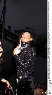 Jan. 1, 2011 - STEVEN TYLER (AEROSMITH).BETSEY JOHNSON FALL WINTER FASHION SHOW. GATCHLIAN 1995 - ZUMAg49_
