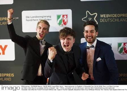 Webvideopreis im Castello in Düsseldorf am 04.06.2016. Fans und Stars konnten auf dem roten Teppich ausgiebig Selfies schiessen. Hier: Y-Titty, youtuber