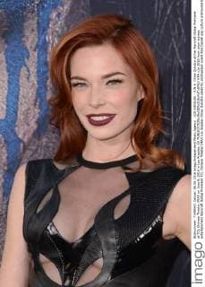 LOS ANGELES - JUN 6: Chloe Dykstra at the Warcraft Global Premiere at TCL Chinese Theater IMAX on June 6, 2016 in Los Angeles, CA  HPA