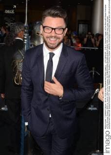 LOS ANGELES - JUN 6: Dominic Cooper at the Warcraft Global Premiere at TCL Chinese Theater IMAX on June 6, 2016 in Los Angeles, CA  HPA