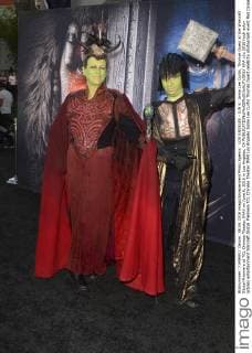 LOS ANGELES - JUN 6: Jamie Lee Curtis, Thomas Guest at the Warcraft Global Premiere at TCL Chinese Theater IMAX on June 6, 2016 in Los Angeles, CA  HPA