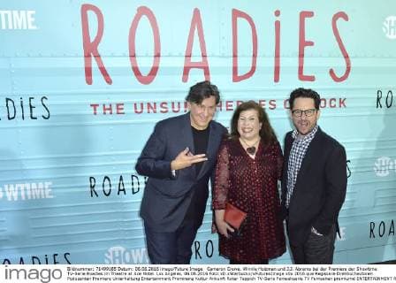 Cameron Crowe, Winnie Holzman und J.J. Abrams bei der Premiere der Showtime TV-Serie Roadies im Theatre at Ace Hotel. Los Angeles, 06.06.2016 Foto:xD.xStarbuckx xFuturexImage