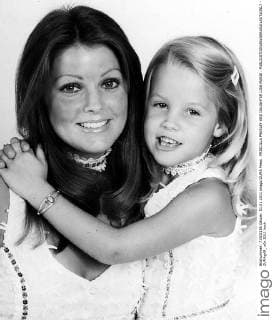 PRISCILLA PRESLEY AND DAUGHTER LISA MARIE . - ZUMAg49_