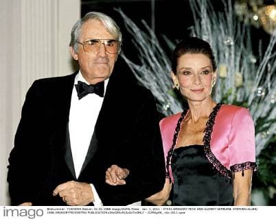 Jan. 1, 2011 - F7451.GREGORY PECK AND AUDREY HEPBURN. STEPHEN ALLEN 1988.GREGORYPECKRETRO - ZUMAg49_